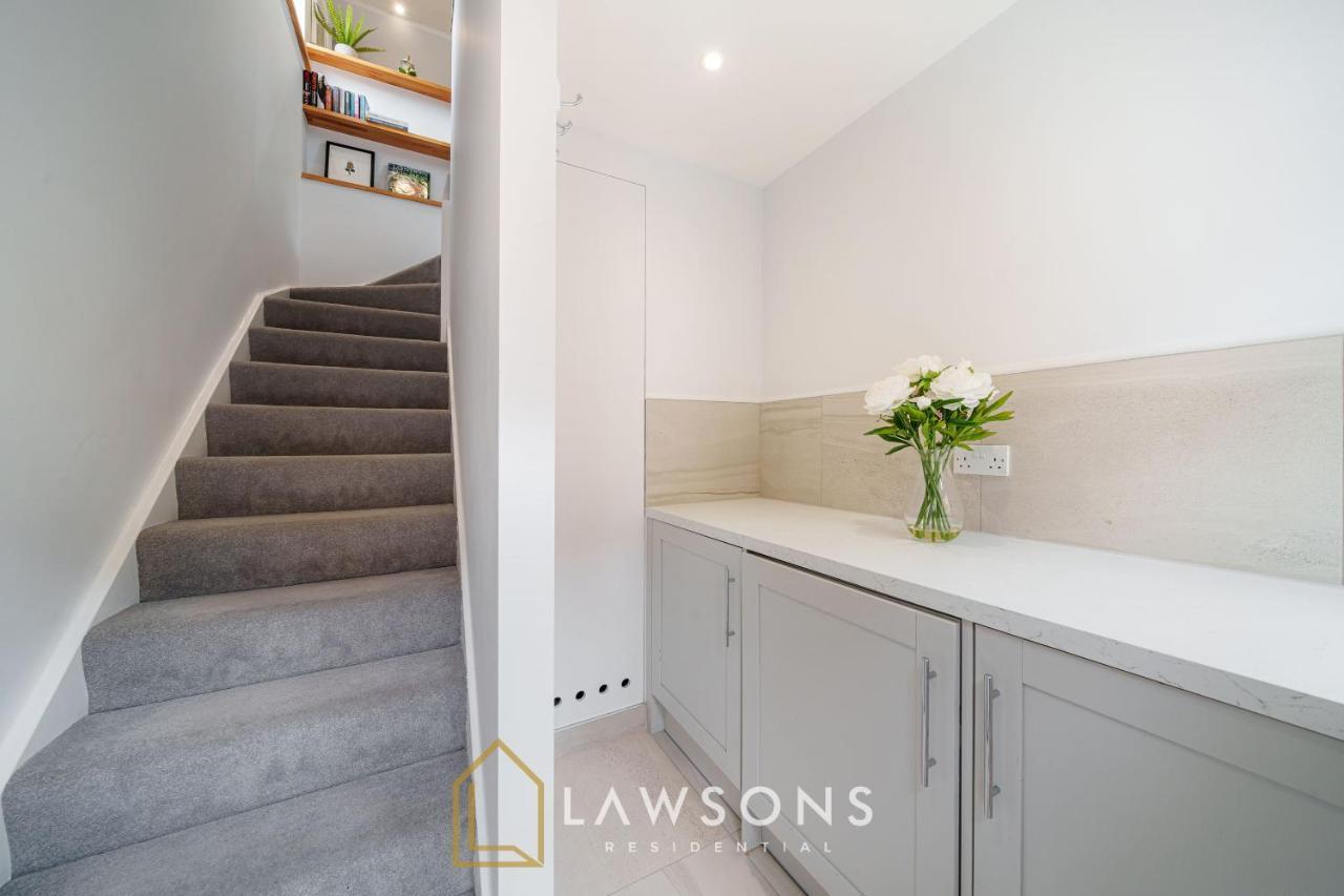 Loft Living By Lawsons With Parking Apartment Уиндзор Екстериор снимка
