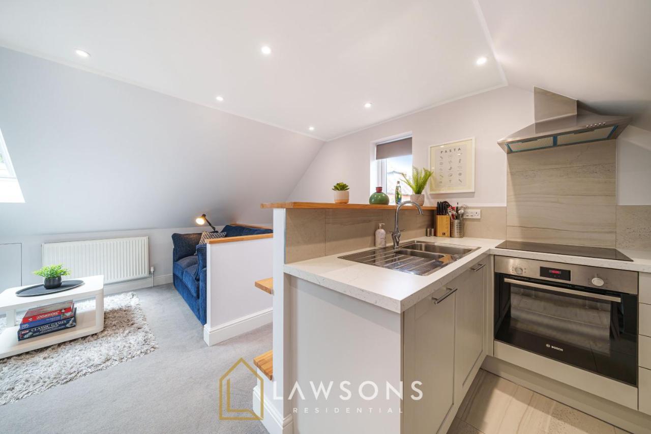 Loft Living By Lawsons With Parking Apartment Уиндзор Екстериор снимка